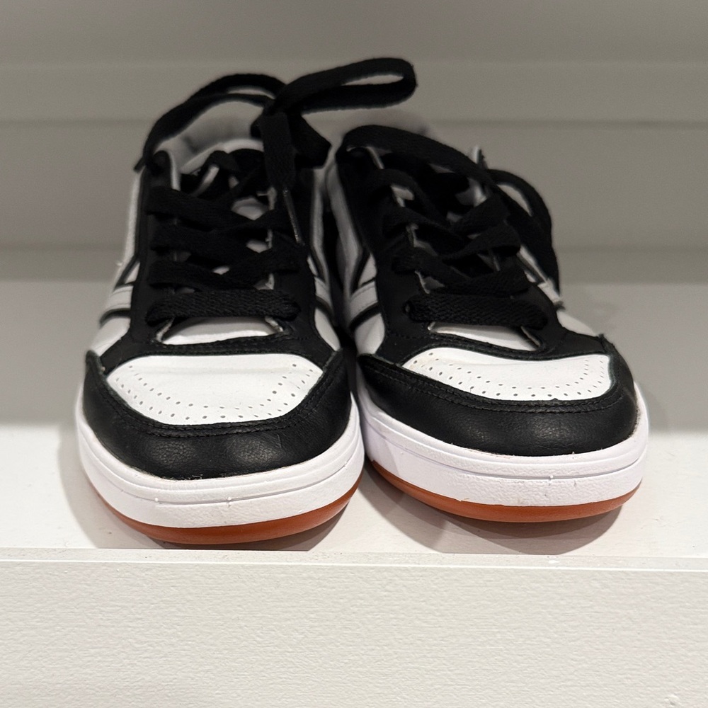 Vans Womens Black and White Low-Top Sneakers - Picture 4 of 7